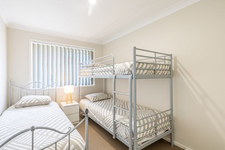 Fingal on Whitesands, 1/12 Whitesands Road – all on ground level with air con, wi-fi and boat parking