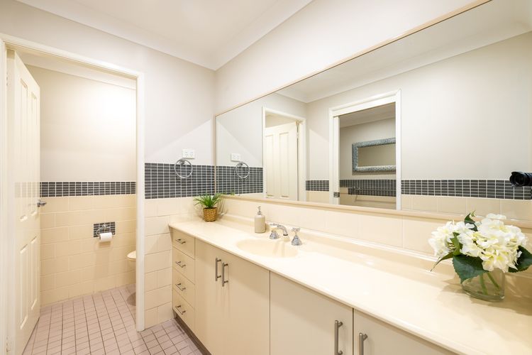 Fingal on Whitesands, 1/12 Whitesands Road – all on ground level with air con, wi-fi and boat parking