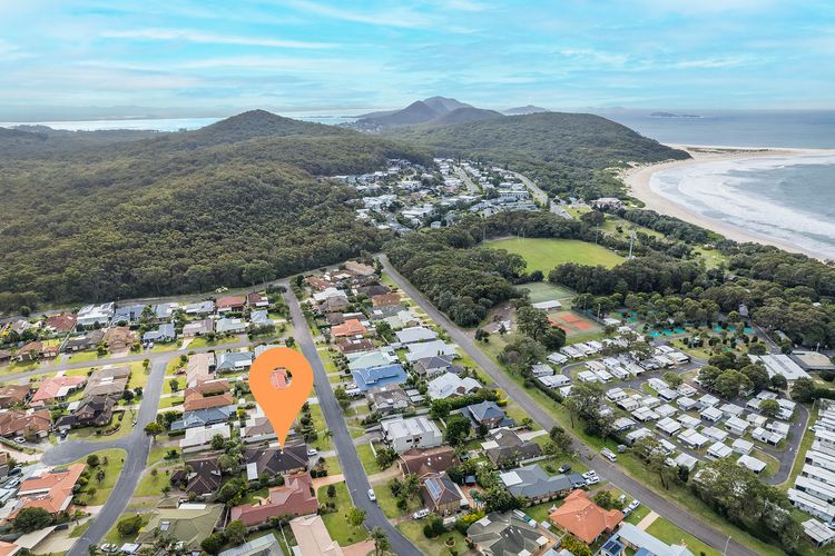 Fingal on Whitesands, 1/12 Whitesands Road – all on ground level with air con, wi-fi and boat parking