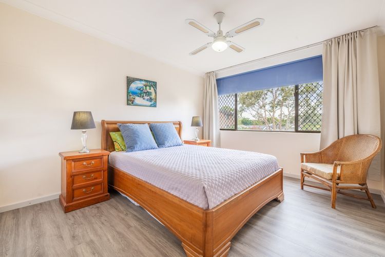 Mistral Court 13, 17 Mistral Close – walk across to Little Beach