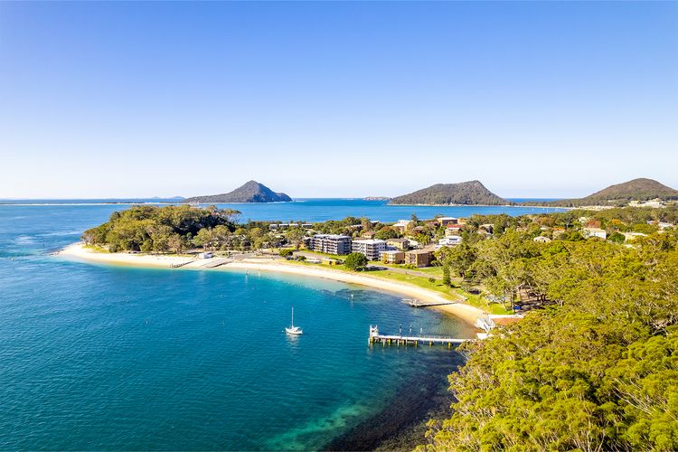 Mistral Court 13, 17 Mistral Close – walk across to Little Beach