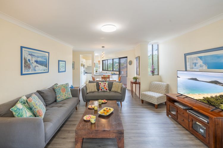 Mistral Court 13, 17 Mistral Close – walk across to Little Beach