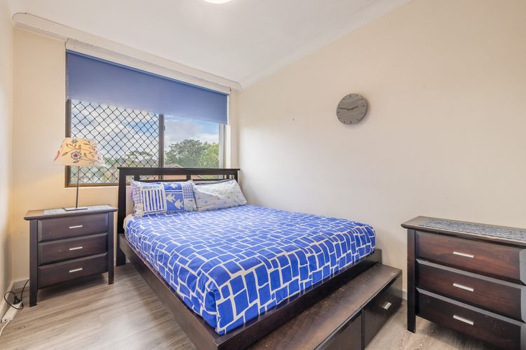 Mistral Court 13, 17 Mistral Close – walk across to Little Beach