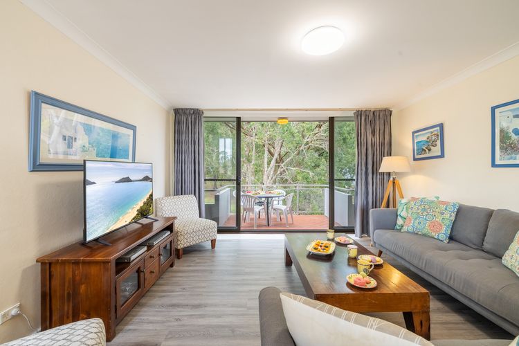 Mistral Court 13, 17 Mistral Close – walk across to Little Beach