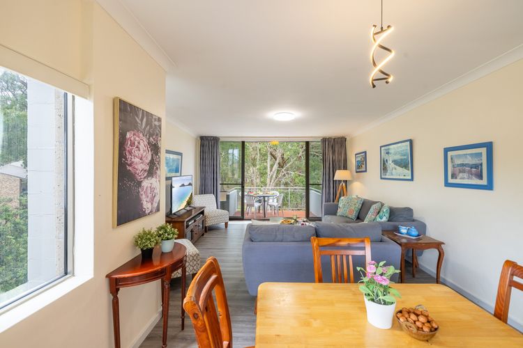 Mistral Court 13, 17 Mistral Close – walk across to Little Beach