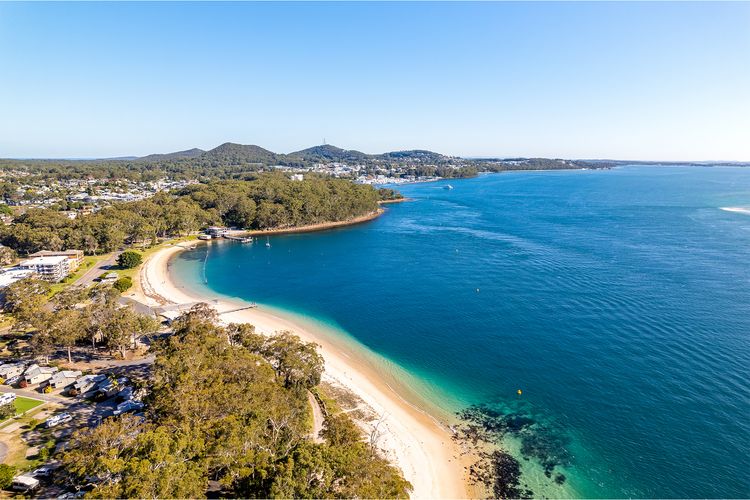 Mistral Court 13, 17 Mistral Close – walk across to Little Beach