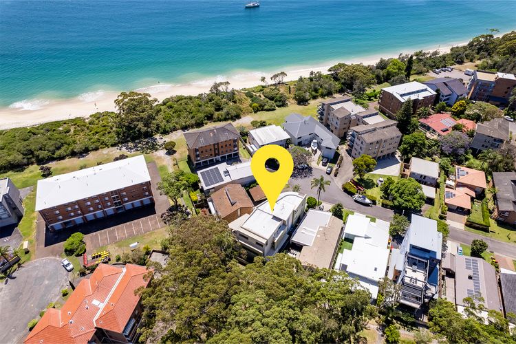 Bay Break, 1/25 Voyager Cl – 50 metres to the waters edge, lift and air conditioning