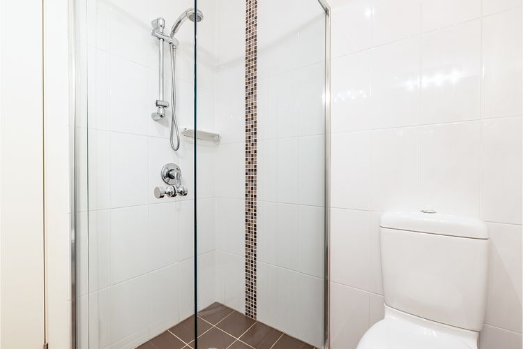 Bay Break, 1/25 Voyager Cl – 50 metres to the waters edge, lift and air conditioning