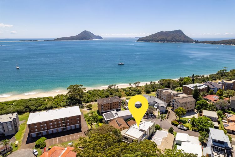 Bay Break, 1/25 Voyager Cl – 50 metres to the waters edge, lift and air conditioning