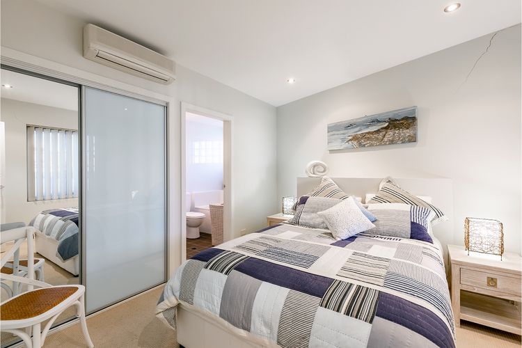 Bay Break, 1/25 Voyager Cl – 50 metres to the waters edge, lift and air conditioning