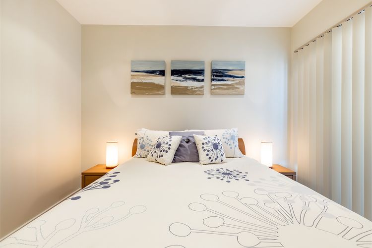 Bay Break, 1/25 Voyager Cl – 50 metres to the waters edge, lift and air conditioning