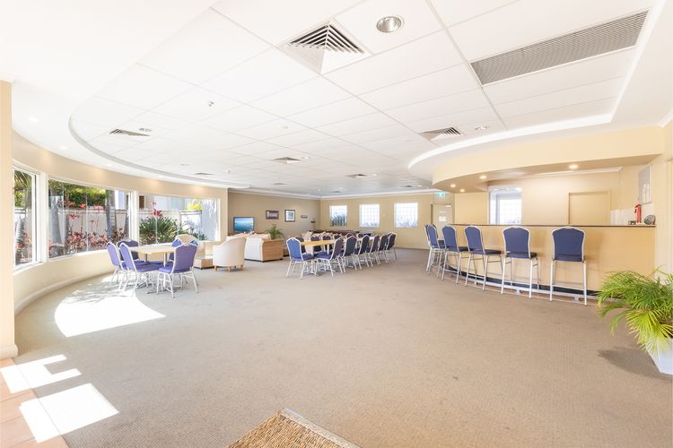 203 The Breakwater, 2 Messines St – magical unit with lift, pool, views and aircon