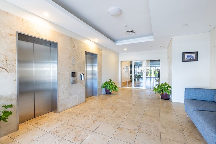 203 The Breakwater, 2 Messines St – magical unit with lift, pool, views and aircon