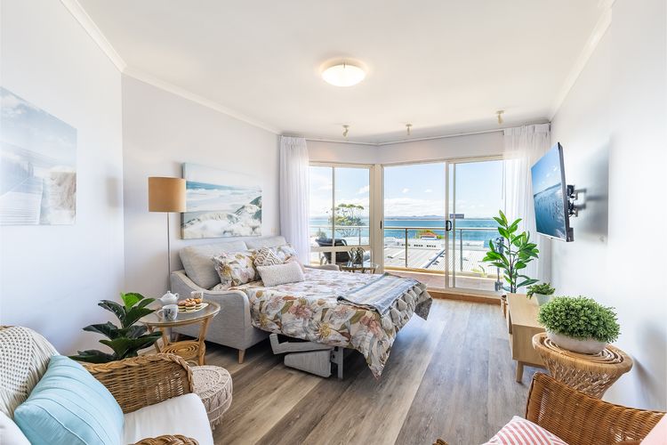 203 The Breakwater, 2 Messines St – magical unit with lift, pool, views and aircon