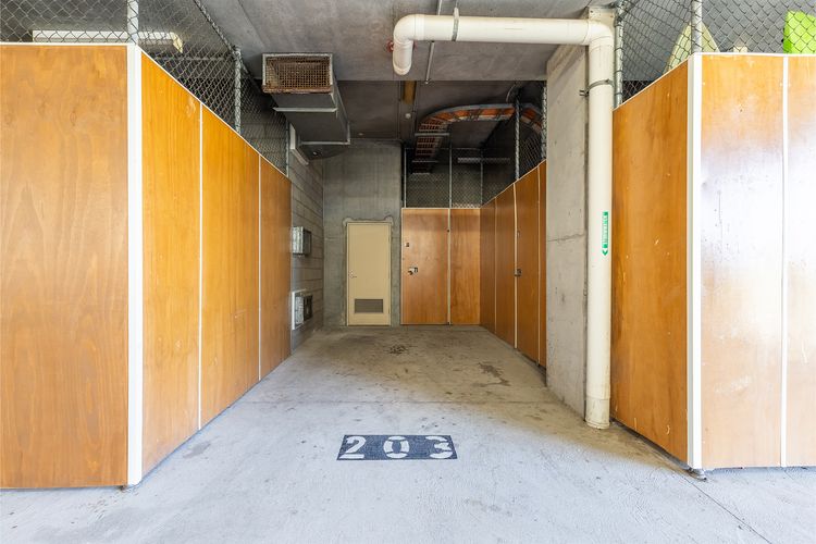 203 The Breakwater, 2 Messines St – magical unit with lift, pool, views and aircon