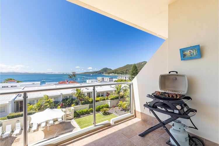 203 The Breakwater, 2 Messines St – magical unit with lift, pool, views and aircon