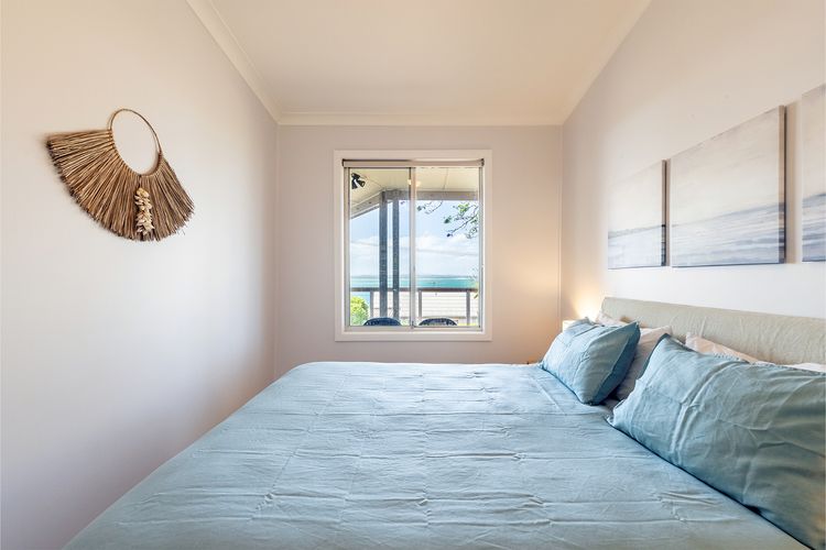 Dukes , 31 Gloucester St – spectacular water views and the added comfort of air conditioning and Wi-Fi