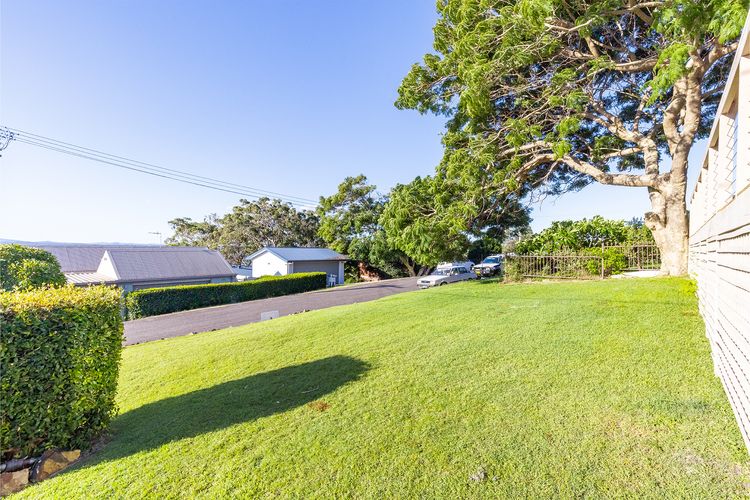 Dukes , 31 Gloucester St – spectacular water views and the added comfort of air conditioning and Wi-Fi