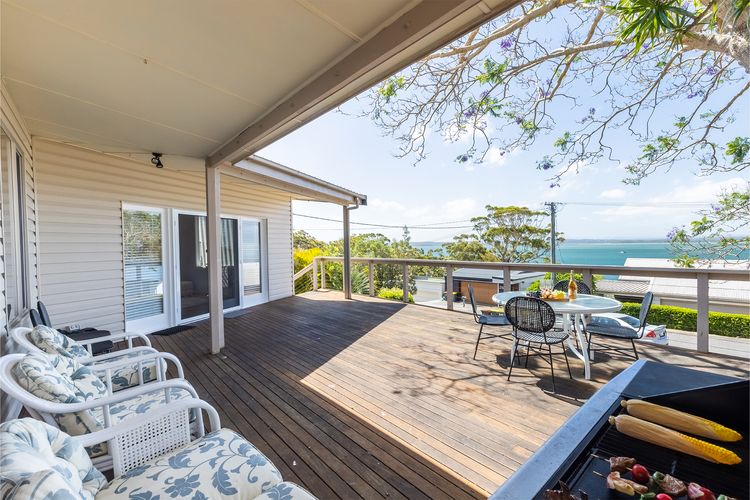 Dukes , 31 Gloucester St – spectacular water views and the added comfort of air conditioning and Wi-Fi