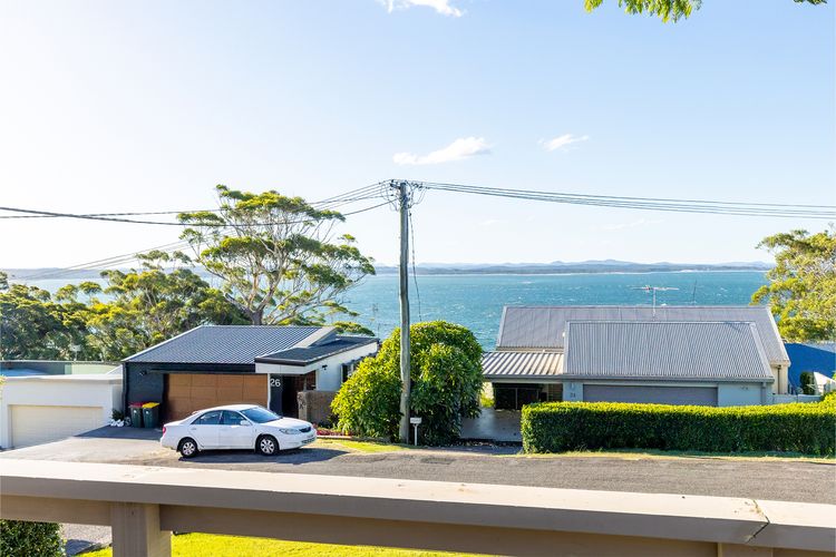 Dukes , 31 Gloucester St – spectacular water views and the added comfort of air conditioning and Wi-Fi