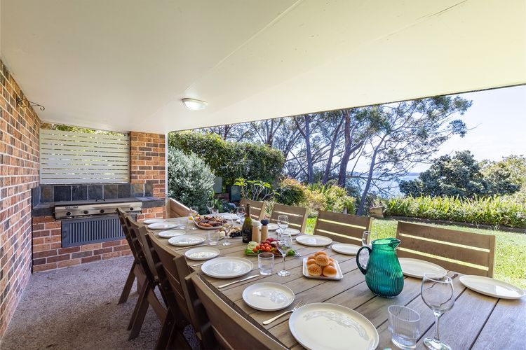 Sanctuary on Dutchies, 18 Gloucester Street – Water views, Air Conditioning, WiFi and Close To Town