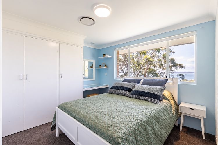 Sanctuary on Dutchies, 18 Gloucester Street – Water views, Air Conditioning, WiFi and Close To Town