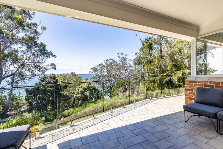 Sanctuary on Dutchies, 18 Gloucester Street – Water views, Air Conditioning, WiFi and Close To Town