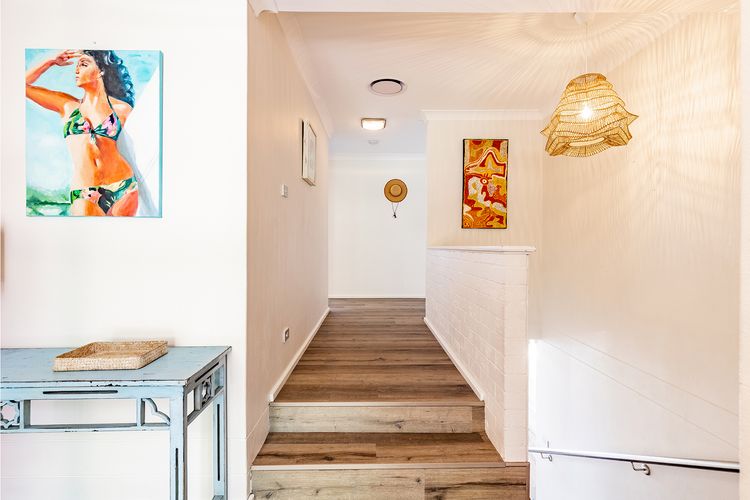 Sanctuary on Dutchies, 18 Gloucester Street – Water views, Air Conditioning, WiFi and Close To Town