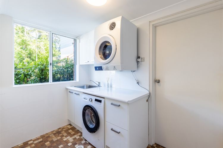 Sanctuary on Dutchies, 18 Gloucester Street – Water views, Air Conditioning, WiFi and Close To Town