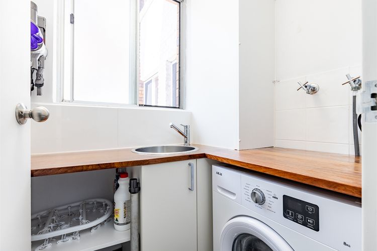 5 Gretel Lodge, 1 Gretel Cl – family friendly unit close to the water