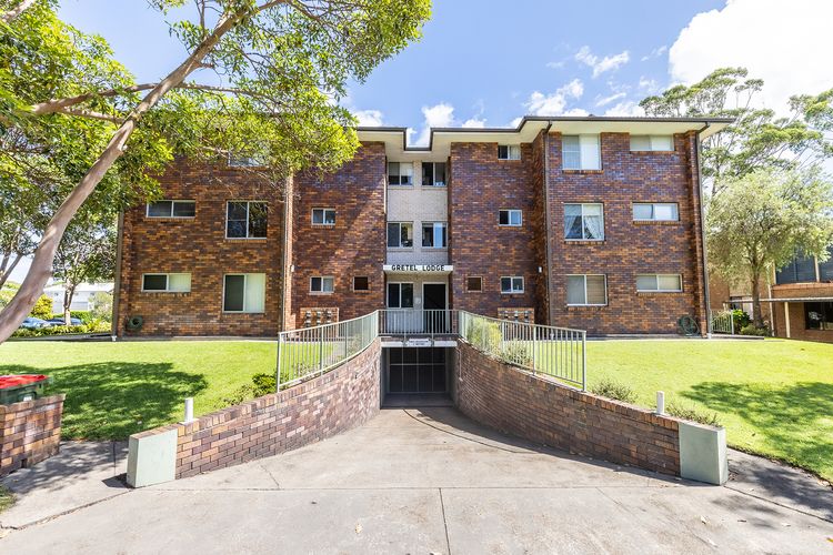5 Gretel Lodge, 1 Gretel Cl – family friendly unit close to the water
