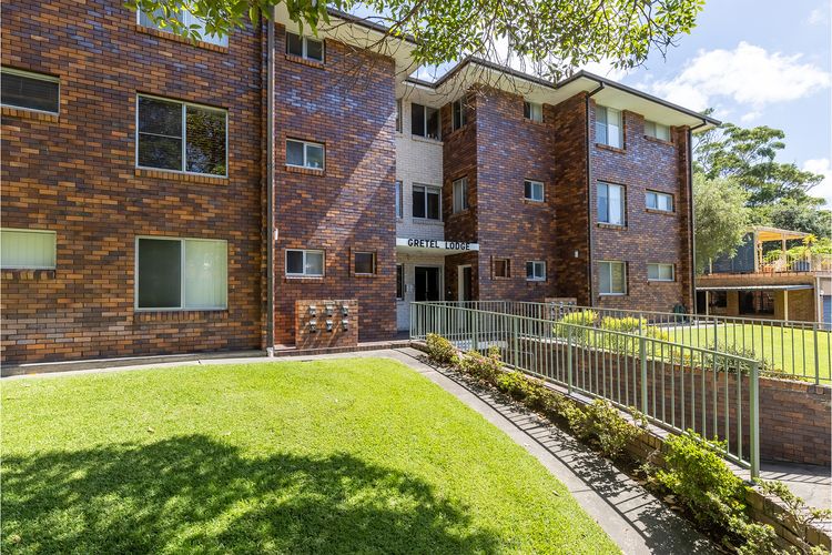 5 Gretel Lodge, 1 Gretel Cl – family friendly unit close to the water