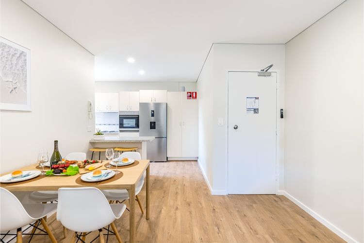 5 Gretel Lodge, 1 Gretel Cl – family friendly unit close to the water