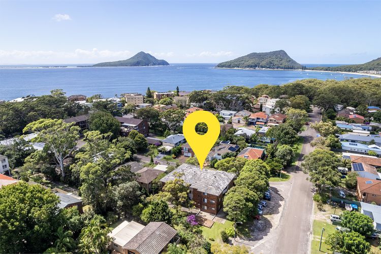 5 Gretel Lodge, 1 Gretel Cl – family friendly unit close to the water