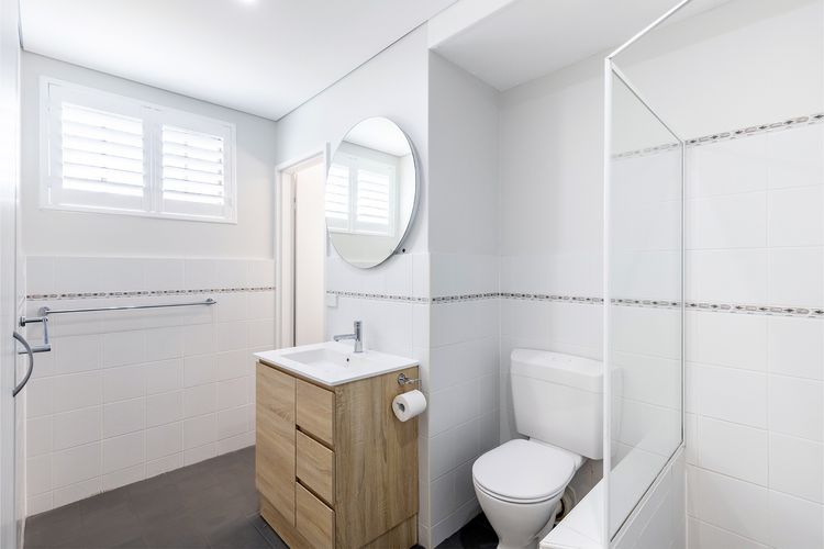5 Gretel Lodge, 1 Gretel Cl – family friendly unit close to the water