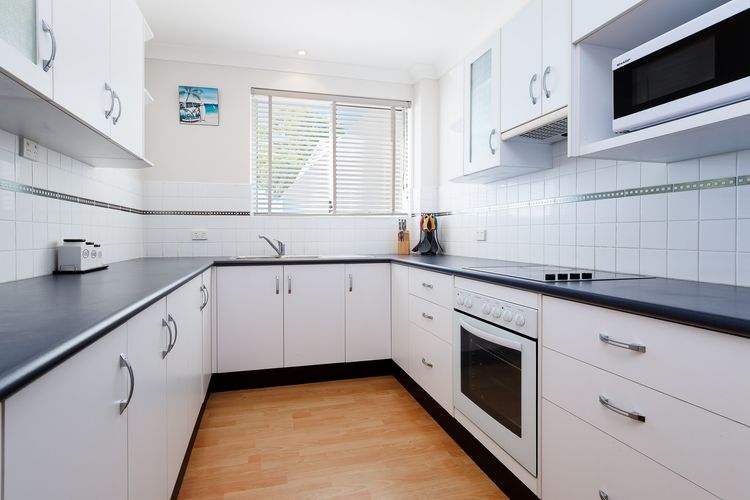 Kiah, 1/53 Victoria Parade – First floor unit with stunning views, Wi-Fi and aircon,