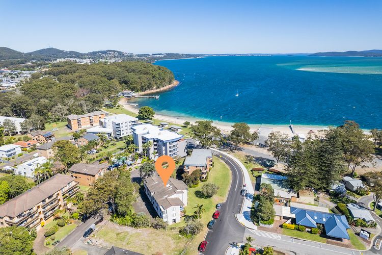 Villa Ellisa, 5/10 Columbia Cl – stunning unit with stunning views