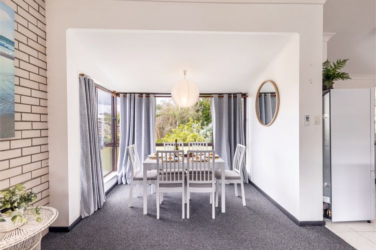 Villa Ellisa, 5/10 Columbia Cl – stunning unit with stunning views