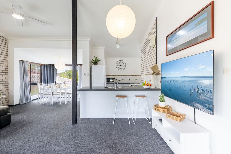 Villa Ellisa, 5/10 Columbia Cl – stunning unit with stunning views