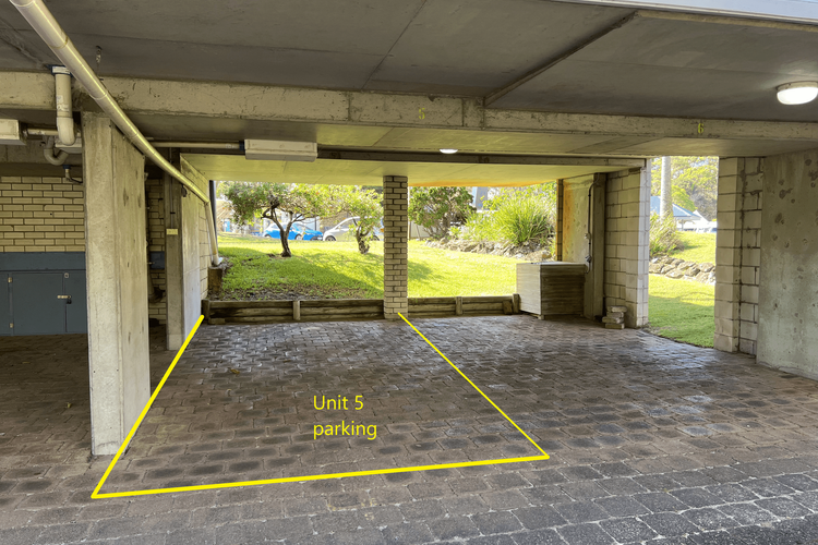 Villa Ellisa, 5/10 Columbia Cl – stunning unit with stunning views