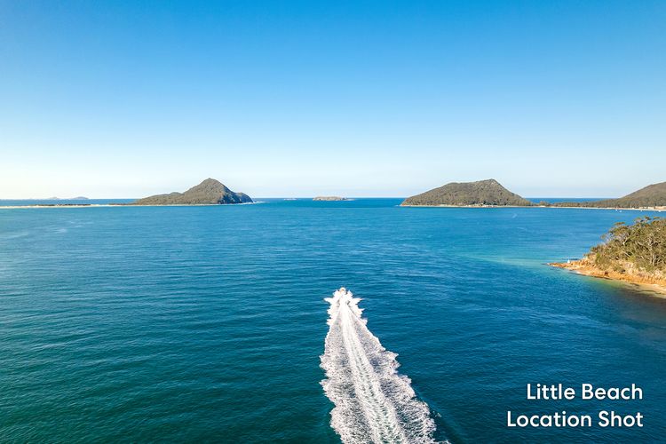 Villa Ellisa, 5/10 Columbia Cl – stunning unit with stunning views