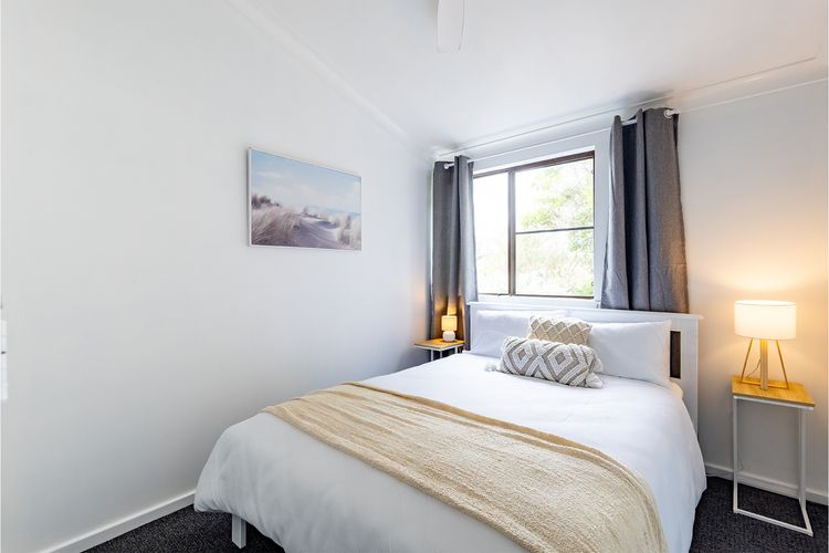 Villa Ellisa, 5/10 Columbia Cl – stunning unit with stunning views