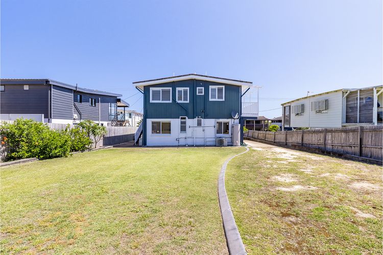 Anna Bay Beach Shack, 44 Ocean Avenue – fantastic 2 storey house with spectacular views