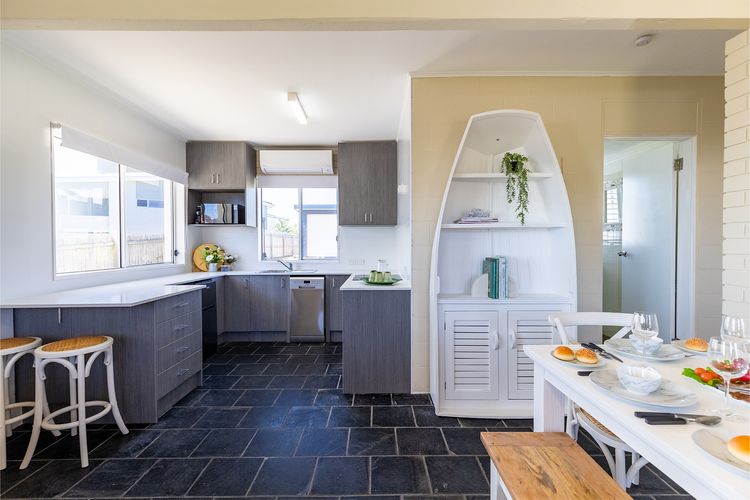 Anna Bay Beach Shack, 44 Ocean Avenue – fantastic 2 storey house with spectacular views