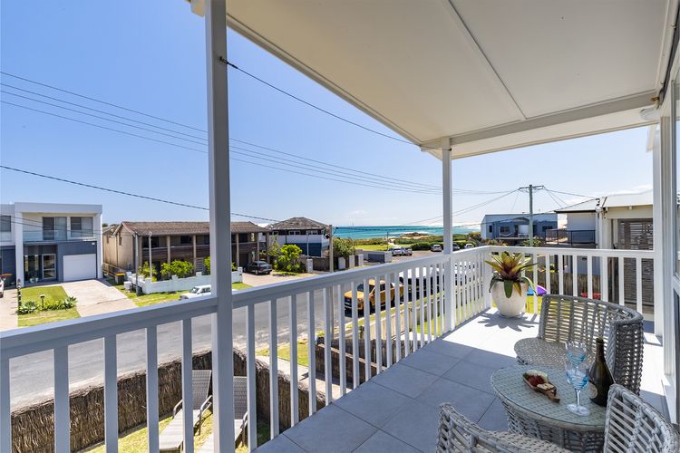 Anna Bay Beach Shack, 44 Ocean Avenue – fantastic 2 storey house with spectacular views