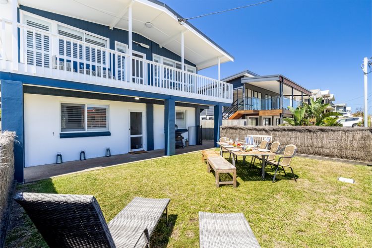 Anna Bay Beach Shack, 44 Ocean Avenue – fantastic 2 storey house with spectacular views