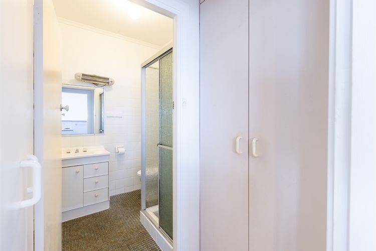 Bayside, 1/21 Victoria Parade – Unit with unbeatable water views and location