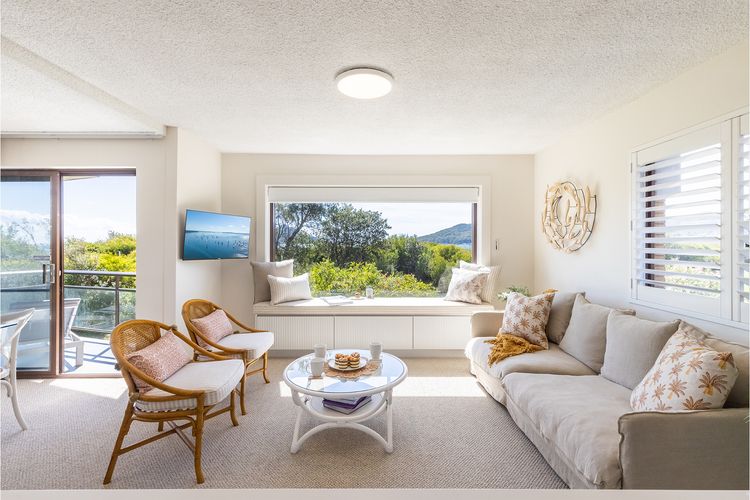 Intrepid, 14/3 Intrepid Close – Completely renovated with water views