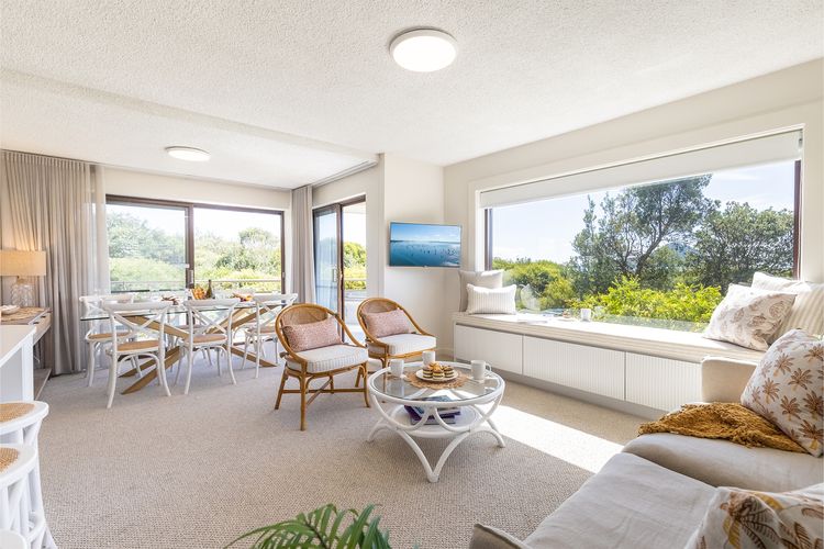 Intrepid, 14/3 Intrepid Close – Completely renovated with water views