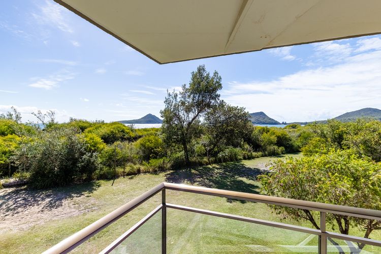 Intrepid, 14/3 Intrepid Close – Completely renovated with water views